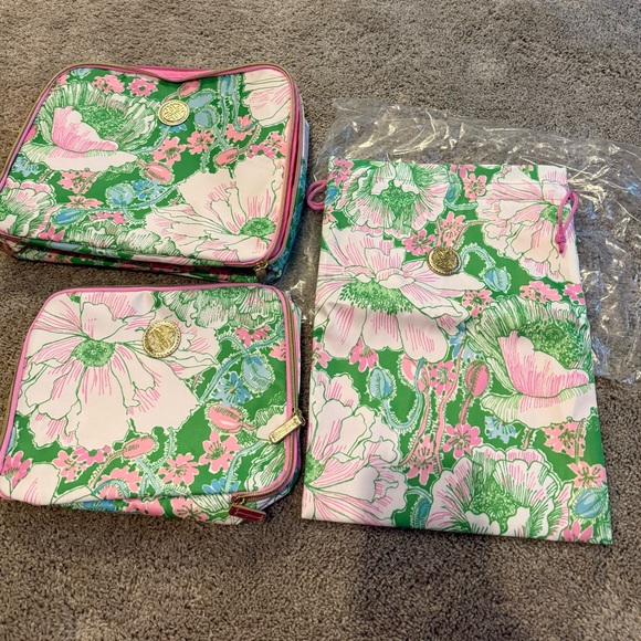 Lilly Pulitzer Accessories - Lilly Pulitzer White Tag with Gold Logo Packing Cube Set